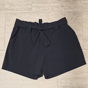 Athleta Destination Navy Blue High Waist Casual Shorts with Belt sz 14